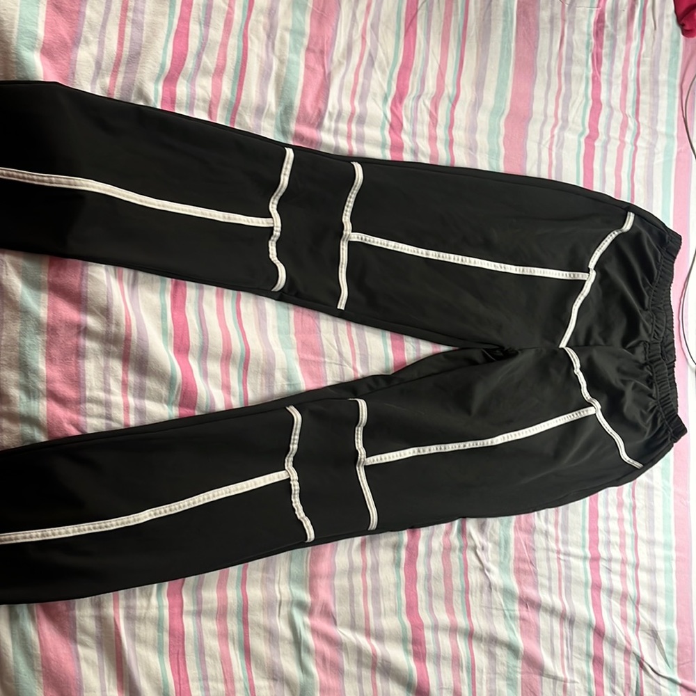 Regular black and white stripped pants 1XL